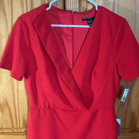 Maggy London - Picture 2 of 2